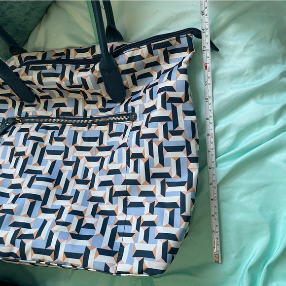 2/$10 A New Day Zippered Tote with laptop compartment - Picture 2 of 12